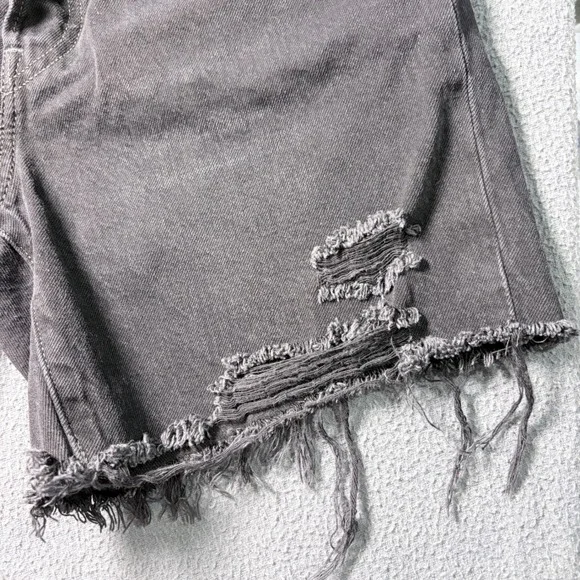 Levi's 501 Original Jean Shorts Distressed Faded Black Raw Hem W28 - Picture 4 of 6